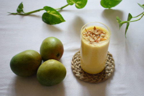 Zumo de mango y yogurt